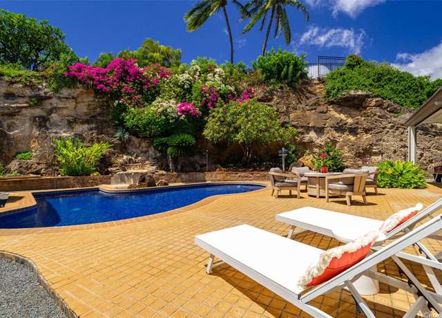 Property at 760 Onaha St, Honolulu, HI 96816, 4 beds, 3 baths