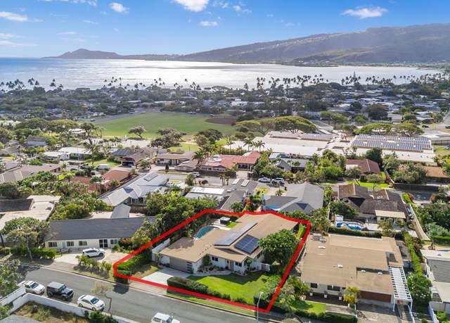 Property at 122 Waialeale St, Honolulu, HI 96825, 3 beds, 3 baths
