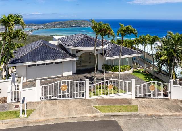 Property at 875 Ikena Cir, Honolulu, HI 96821, 5 beds, 6 baths