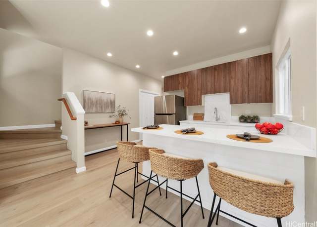 Property at 1729 Keeaumoku St Unit B, Honolulu, HI 96822, 5 beds, 3 baths