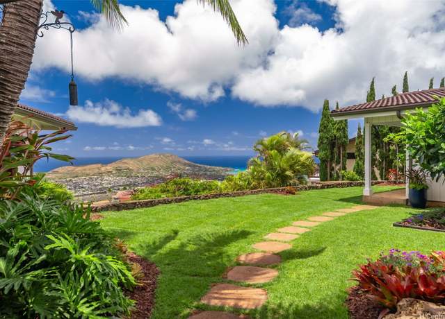 Property at 1034 Kaumoku St, Honolulu, HI 96825, 4 beds, 3 baths