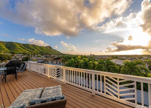 Property at 3515 Upper St, Honolulu, HI 96815, 4 beds, 3.5 baths