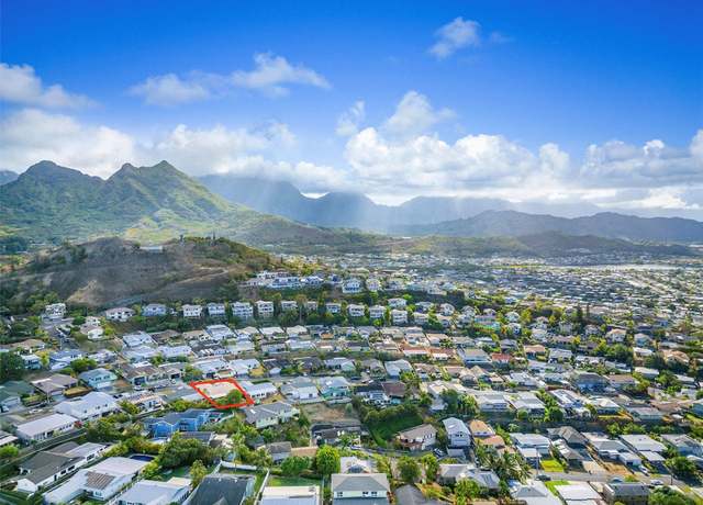 Property at 1335 Onioni St, Kailua, HI 96734, 4 beds, 2 baths