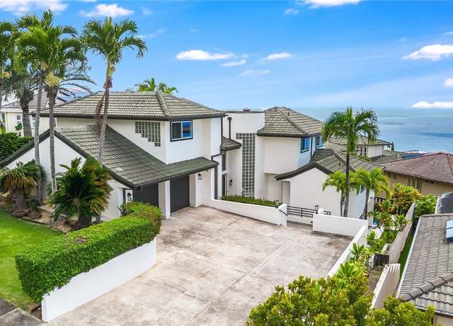 Property at 779 Moaniala St, Honolulu, HI 96821, 4 beds, 4 baths