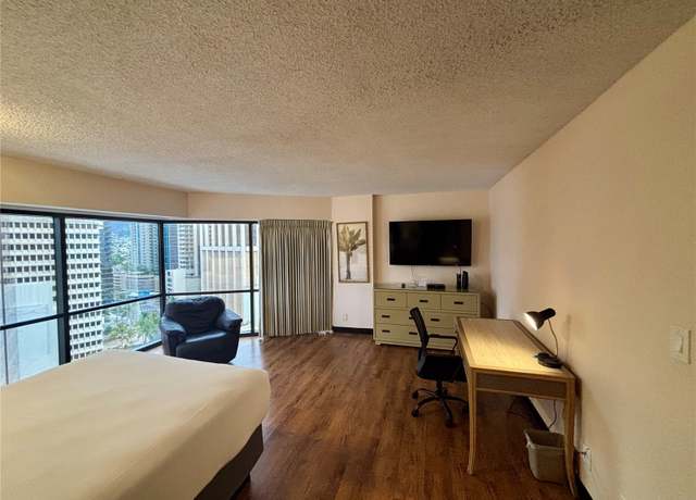Property at 1088 Bishop St #1812, Honolulu, HI 96816, 1 bed, 1 bath