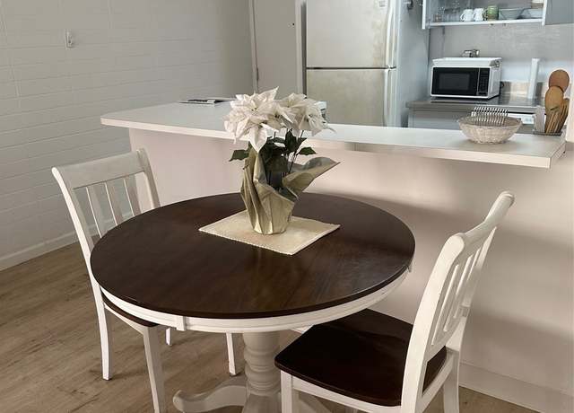 Property at 411 Kaiolu St #404, Honolulu, HI 96815, 1 bed, 1 bath