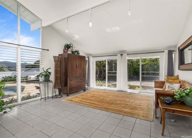 Property at 251 Kalalau St, Honolulu, HI 96825, 4 beds, 2 baths