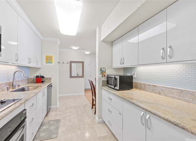 Property at 1561 Kanunu St #2107, Honolulu, HI 96814, 2 beds, 2 baths