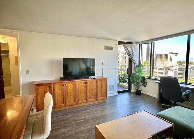 Property at 411 Hobron Ln #912, Honolulu, HI 96815, 1 bed, 1 bath