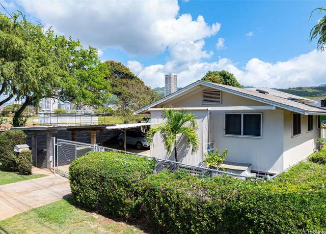 Property at 2724 Date St, Honolulu, HI 96816, 10 beds, 4 baths