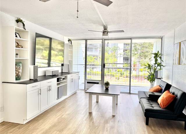 Property at 95-019 Waihonu St Unit B305, Mililani, HI 96789, 2 beds, 1 bath