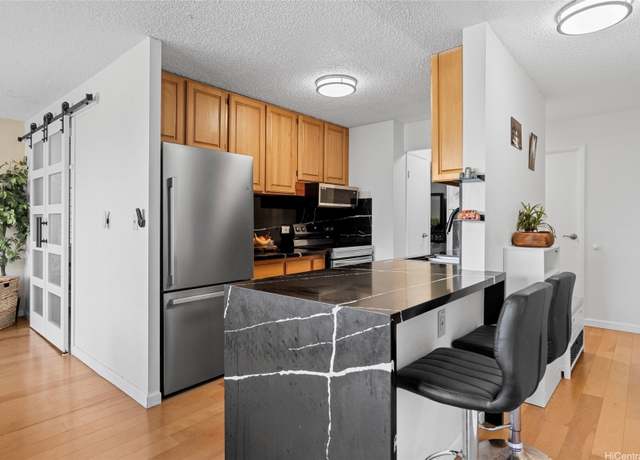 Property at 2233 Ala Wai Blvd Unit 4A, Honolulu, HI 96815, 2 beds, 1.5 baths