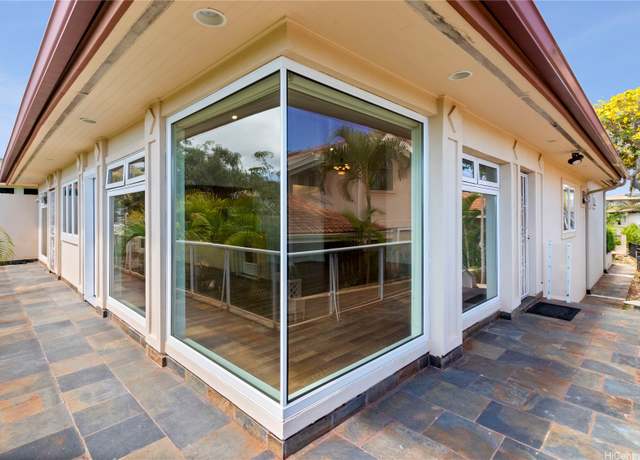Property at 92-1277 Hauone St, Kapolei, HI 96707, 5 beds, 3 baths