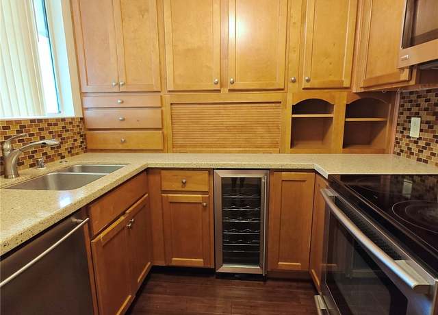 Property at 965 Prospect St #307, Honolulu, HI 96822, 1 bed, 1 bath
