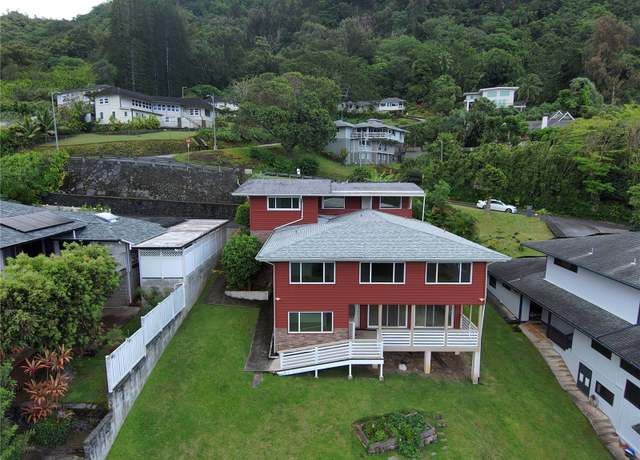 Property at 3086 Kaohinani Dr, Honolulu, HI 96817, 6 beds, 5.5 baths