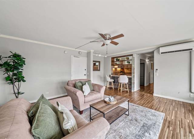 Property at 430 Keoniana St #204, Honolulu, HI 96815, 2 beds, 1.5 baths