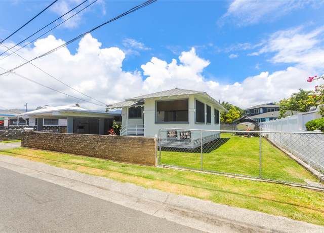 Property at 725 Kalolina Pl, Kailua, HI 96734, 3 beds, 2 baths