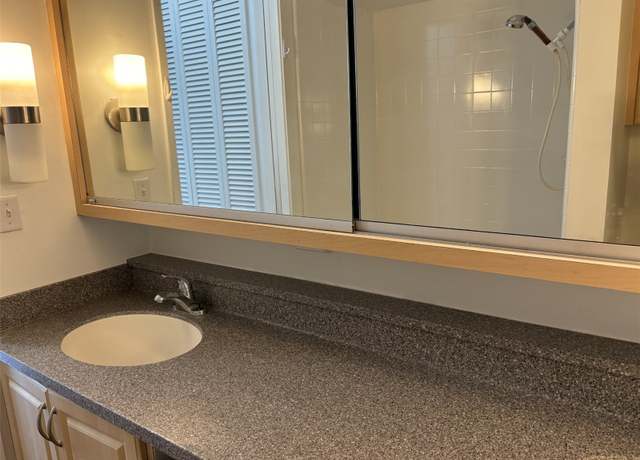 Property at 1655 Makaloa St #1606, Honolulu, HI 96814, 1 bed, 1 bath