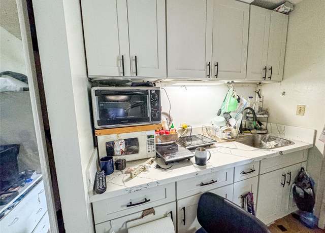 Property at 249 Kapili St Unit 701A, Honolulu, HI 96815, 1 bed, 2 baths