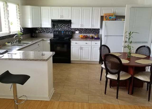 Property at 36 Ilima St, Wahiawa, HI 96786, 11 beds, 9 baths