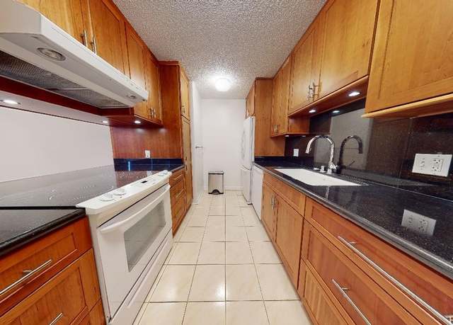 Property at 2600 Pualani Way #105, Honolulu, HI 96815, 1 bed, 1 bath