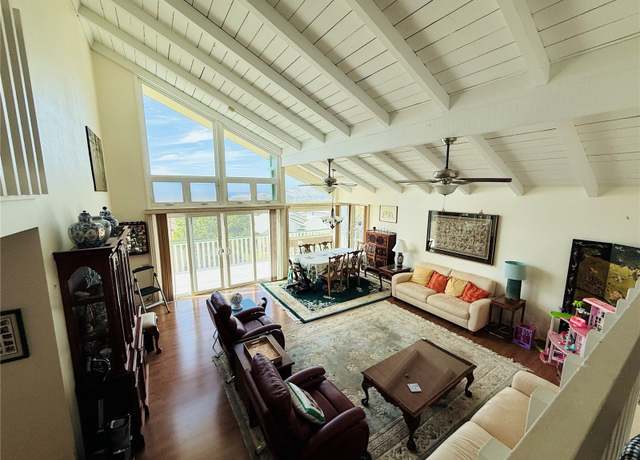 Property at 989 Kaahue St, Honolulu, HI 96825, 4 beds, 2 baths