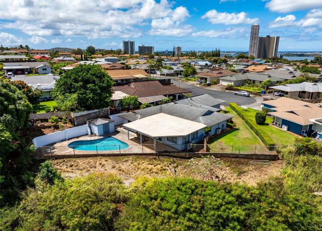 Property at 98-042 Puaalii Way, Aiea, HI 96701, 4 beds, 2 baths