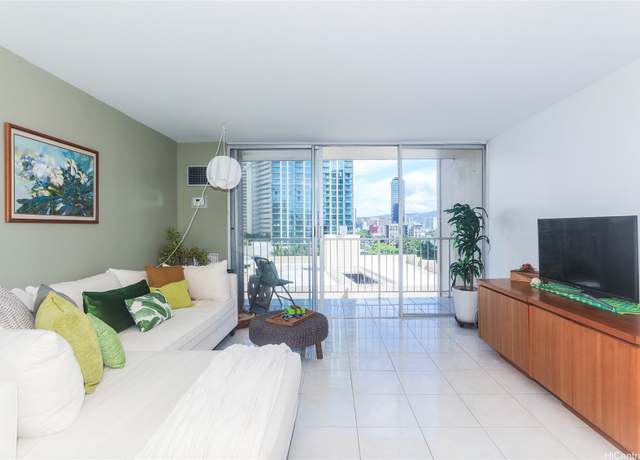 Property at 1925 Kalakaua Ave #1004, Honolulu, HI 96815, 1 bed, 1 bath