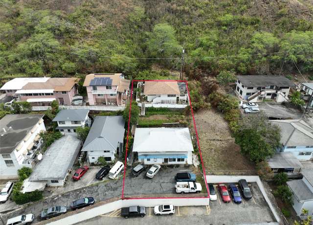Property at 1615 Emerson St Unit B1, Honolulu, HI 96813, 7 beds, 4 baths