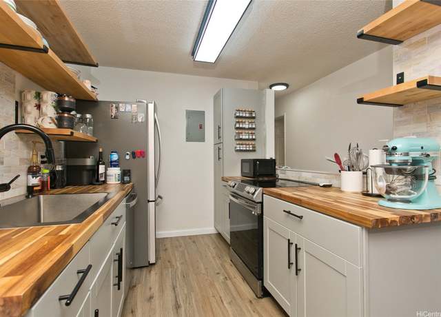 Property at 94-1045 Paha Pl Unit T7, Waipahu, HI 96797, 2 beds, 1 bath