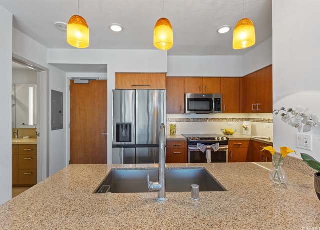 Property at 555 South St #2201, Honolulu, HI 96813, 2 beds, 2 baths