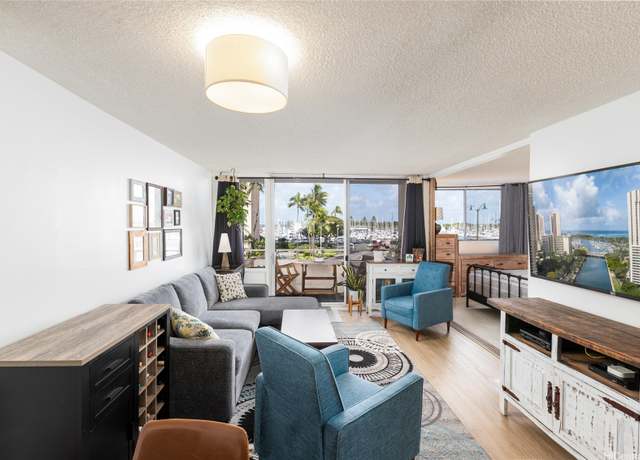 Property at 1676 Ala Moana Blvd #205, Honolulu, HI 96815, 2 beds, 1.5 baths