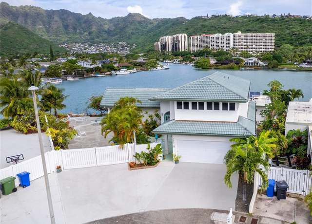 Property at 243 Ainahou St, Honolulu, HI 96825, 4 beds, 4 baths