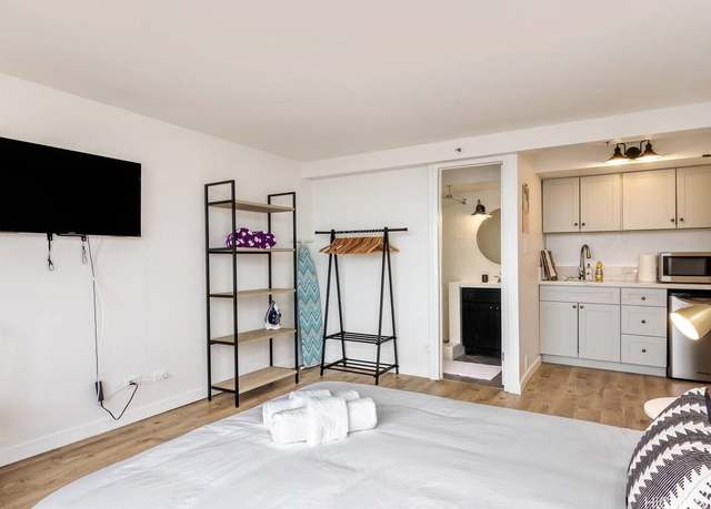 Property at 444 Niu St #2409, Honolulu, HI 96815, 1 bath