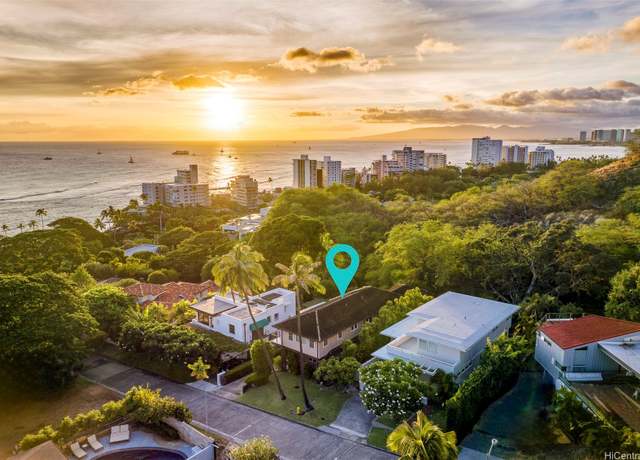 Property at 2984 Makalei Pl, Honolulu, HI 96815, 4 beds, 4.5 baths