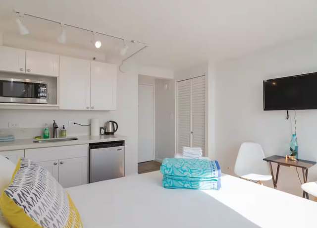 Property at 444 Niu St #3804, Honolulu, HI 96815, 1 bed, 2 baths
