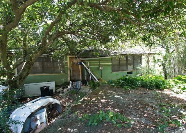 Property at 2702 Nihi St, Honolulu, HI 96819, 2 beds, 1 bath