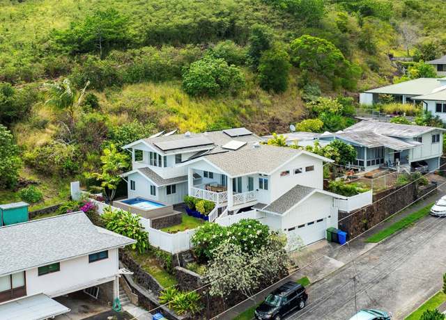 Property at 888 Ahuwale St, Honolulu, HI 96821, 3 beds, 2.5 baths