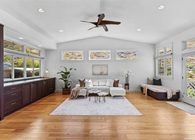 Property at 888 Ahuwale St, Honolulu, HI 96821, 3 beds, 2.5 baths