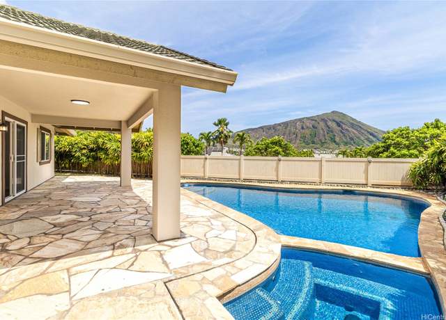 Property at 1000 Kaolo St, Honolulu, HI 96825, 5 beds, 3.5 baths