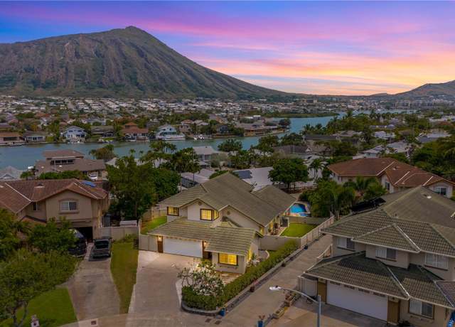 Property at 1000 Kaolo St, Honolulu, HI 96825, 5 beds, 3.5 baths