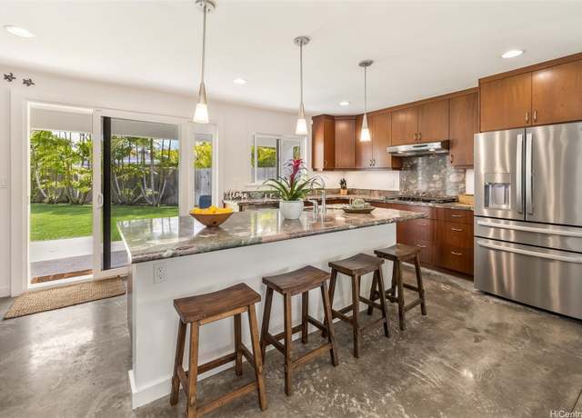 Property at 440 Akoakoa Pl, Kailua, HI 96734, 5 beds, 3.5 baths