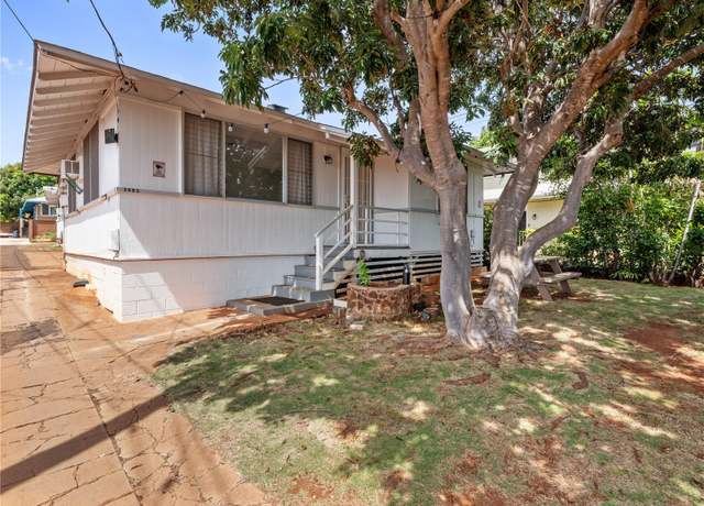Property at 3622 Maunalei Ave, Honolulu, HI 96816, 3 beds, 2 baths