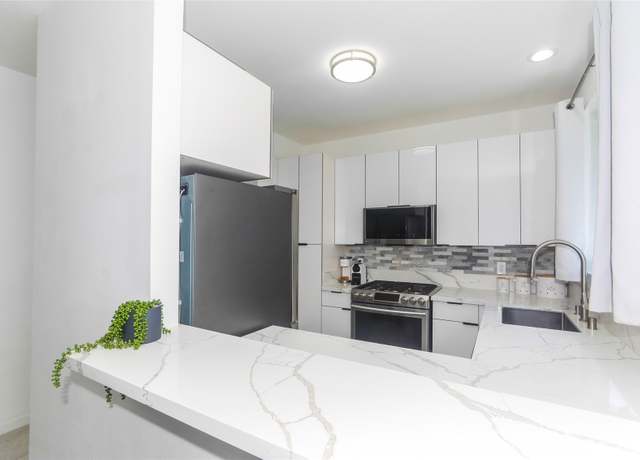 Property at 91-1031 C Opuku St, Kapolei, HI 96707, 4 beds, 2.5 baths
