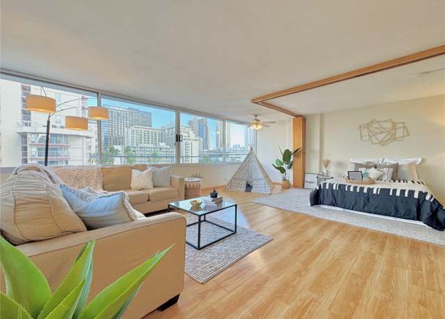 Property at 435 Seaside Ave #709, Honolulu, HI 96815, 1 bed, 1 bath