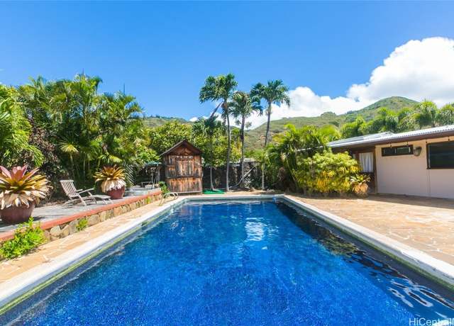 Property at 444 Halemaumau St, Honolulu, HI 96821, 3 beds, 3 baths