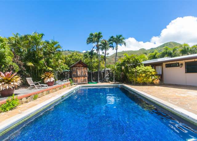 Property at 444 Halemaumau St, Honolulu, HI 96821, 3 beds, 3 baths