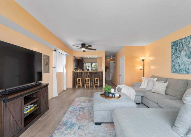 Property at 98-941 Moanalua Rd #402, Aiea, HI 96701, 2 beds, 2 baths