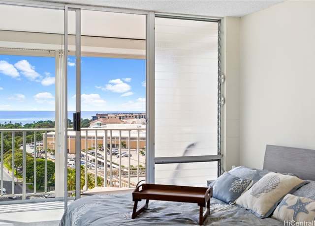 Property at 475 Atkinson Dr #1702, Honolulu, HI 96814, 1 bed, 1 bath