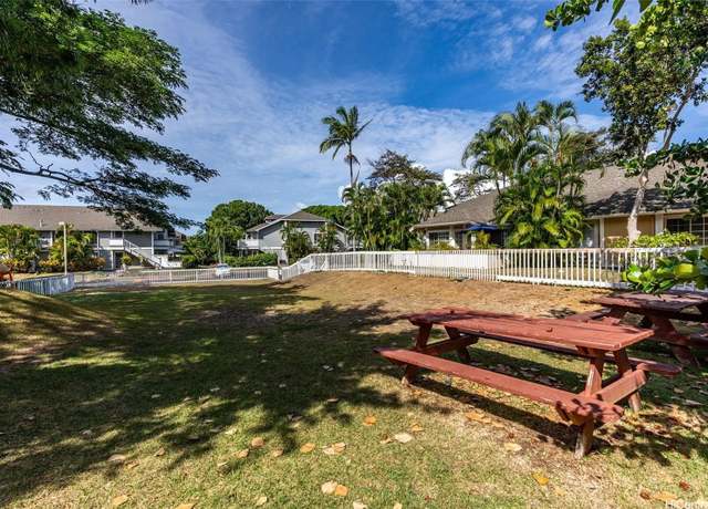 Property at 468 Mananai Pl Unit 11W, Honolulu, HI 96818, 2 beds, 1 bath